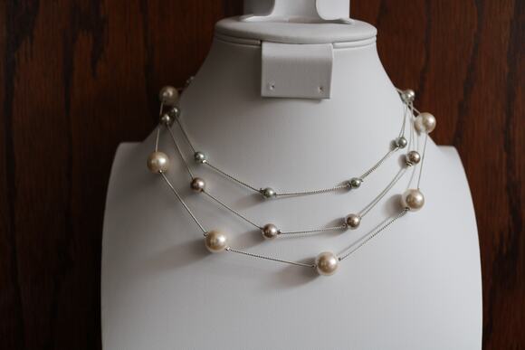 Other Jewelry - Faux PEARL Three Strand Necklace Womens Cream Pink 9in Rondelle Spacers Elegant